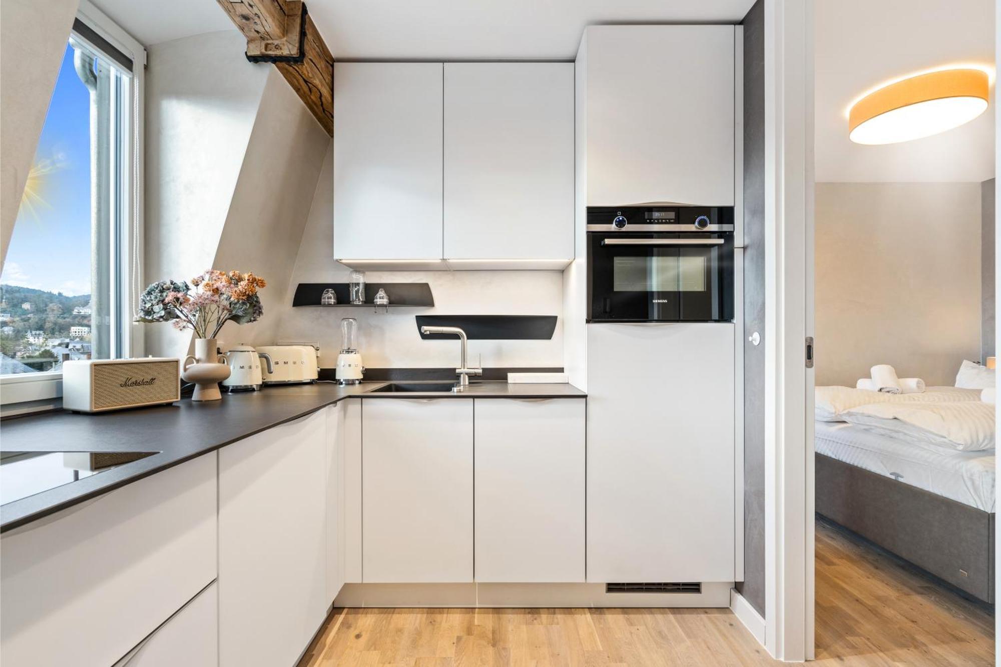 Modern Elegance In Historical Center Appartamento